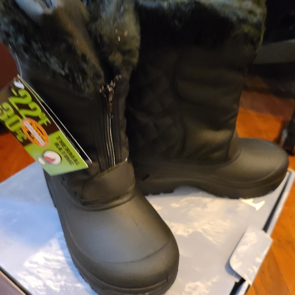 Tundra snowboots